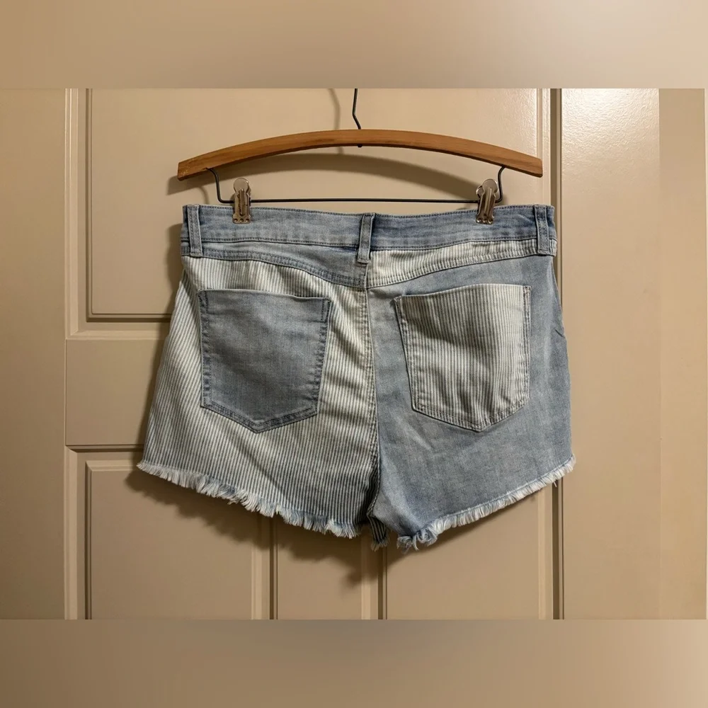 Rewash The Riley Distressed Jean Shorts - Picture 7 of 10